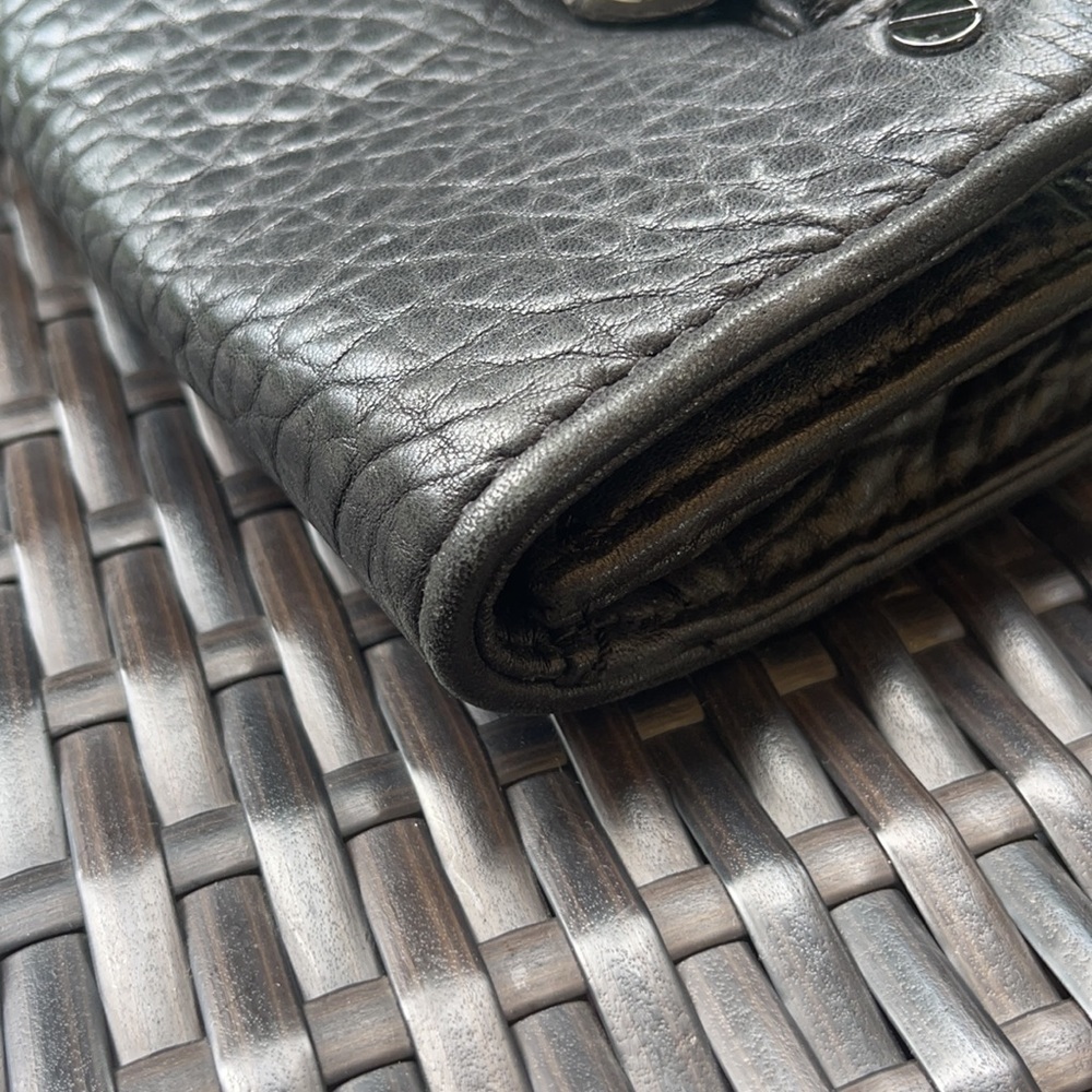 Michael kors Pebbled leather MK clutch with gun metal zipper. - Picture 9 of 16